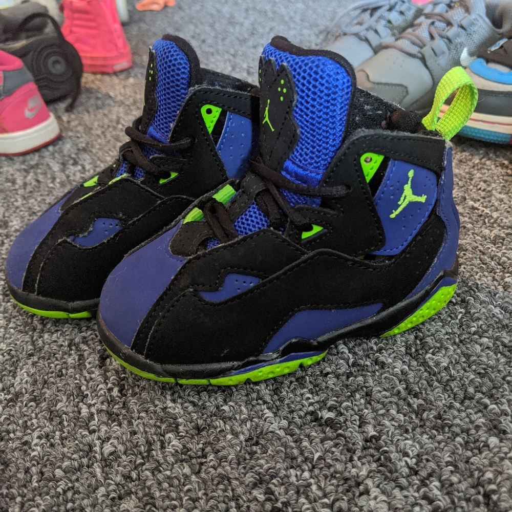 Toddler Jordans sz 6c
